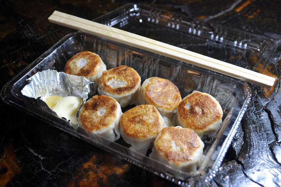 【鬼がらし岩沼店】テイクアウト「焼き焼売（シューマイ）（7個）」（税込350円）