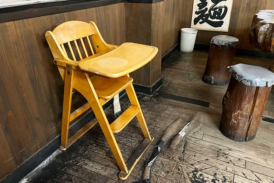 【鬼がらし岩沼店】乳幼児用チェア2脚完備