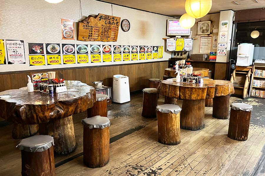 【鬼がらし岩沼店】テーブル席